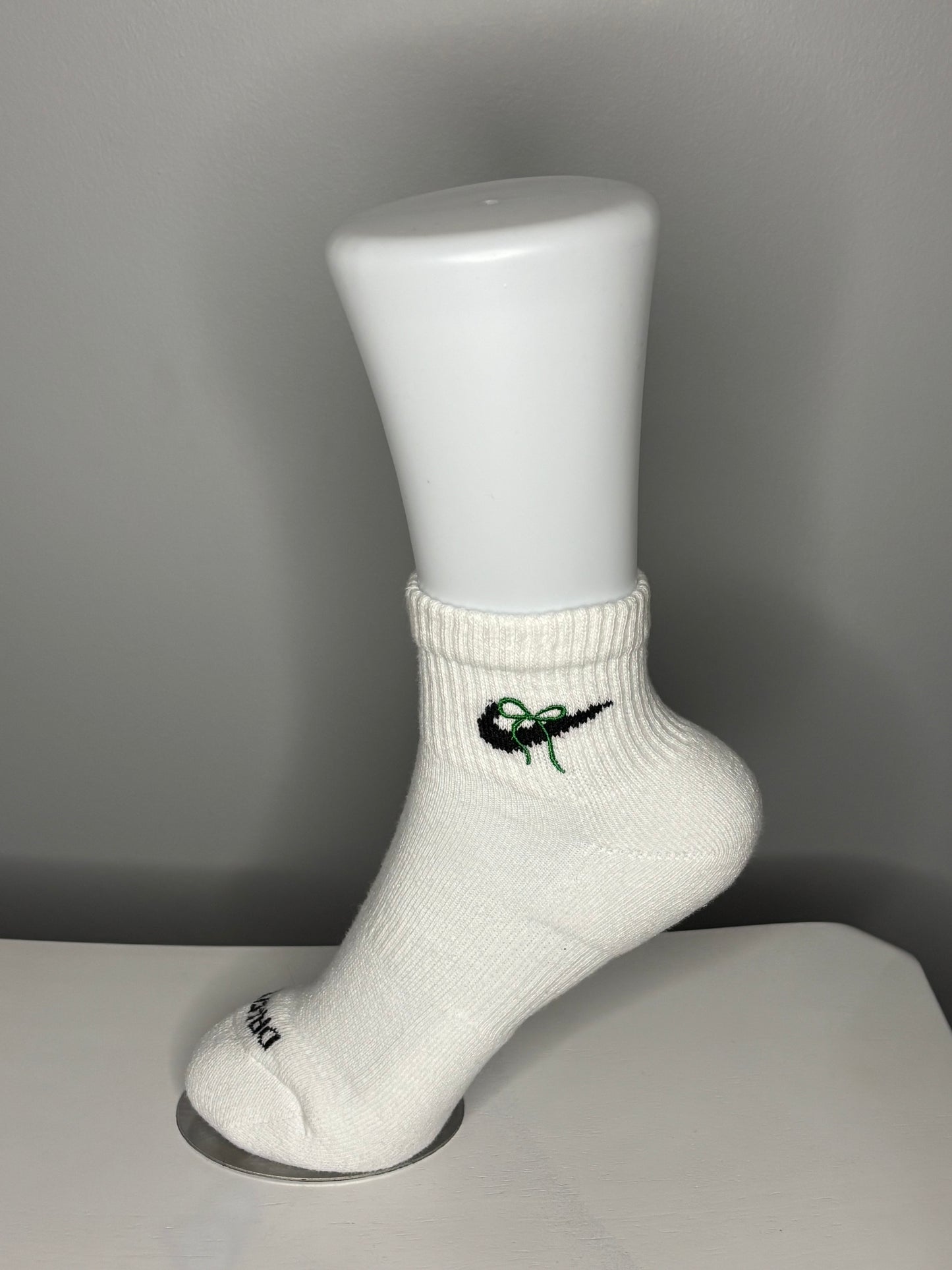 EMBROIDERED NIKE ANKLE SOCKS
