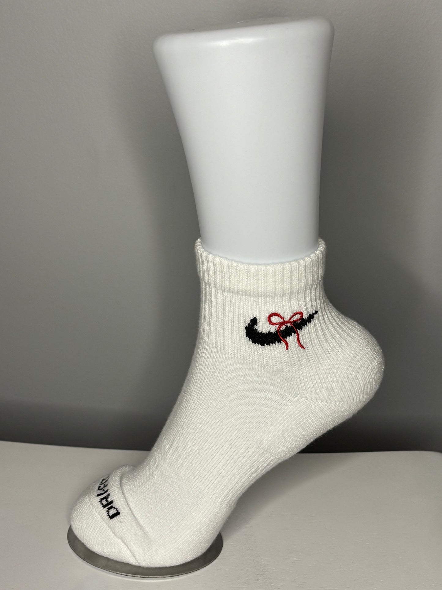 EMBROIDERED NIKE ANKLE SOCKS