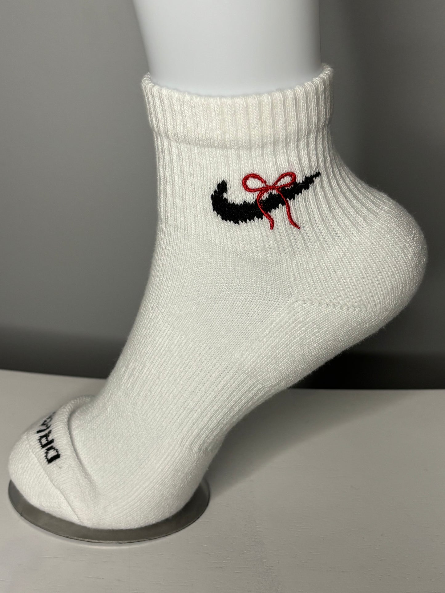 EMBROIDERED NIKE ANKLE SOCKS