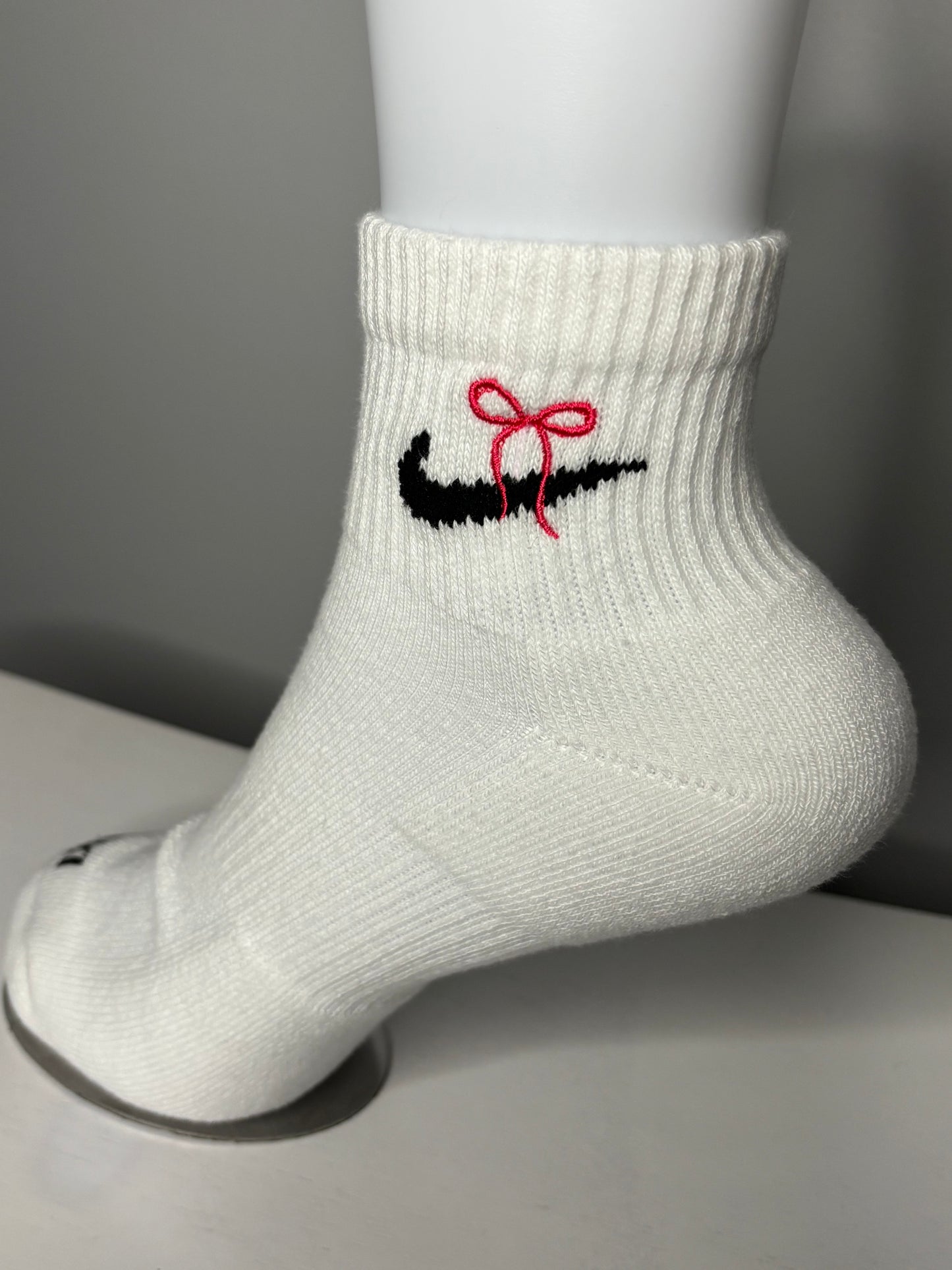 EMBROIDERED NIKE ANKLE SOCKS