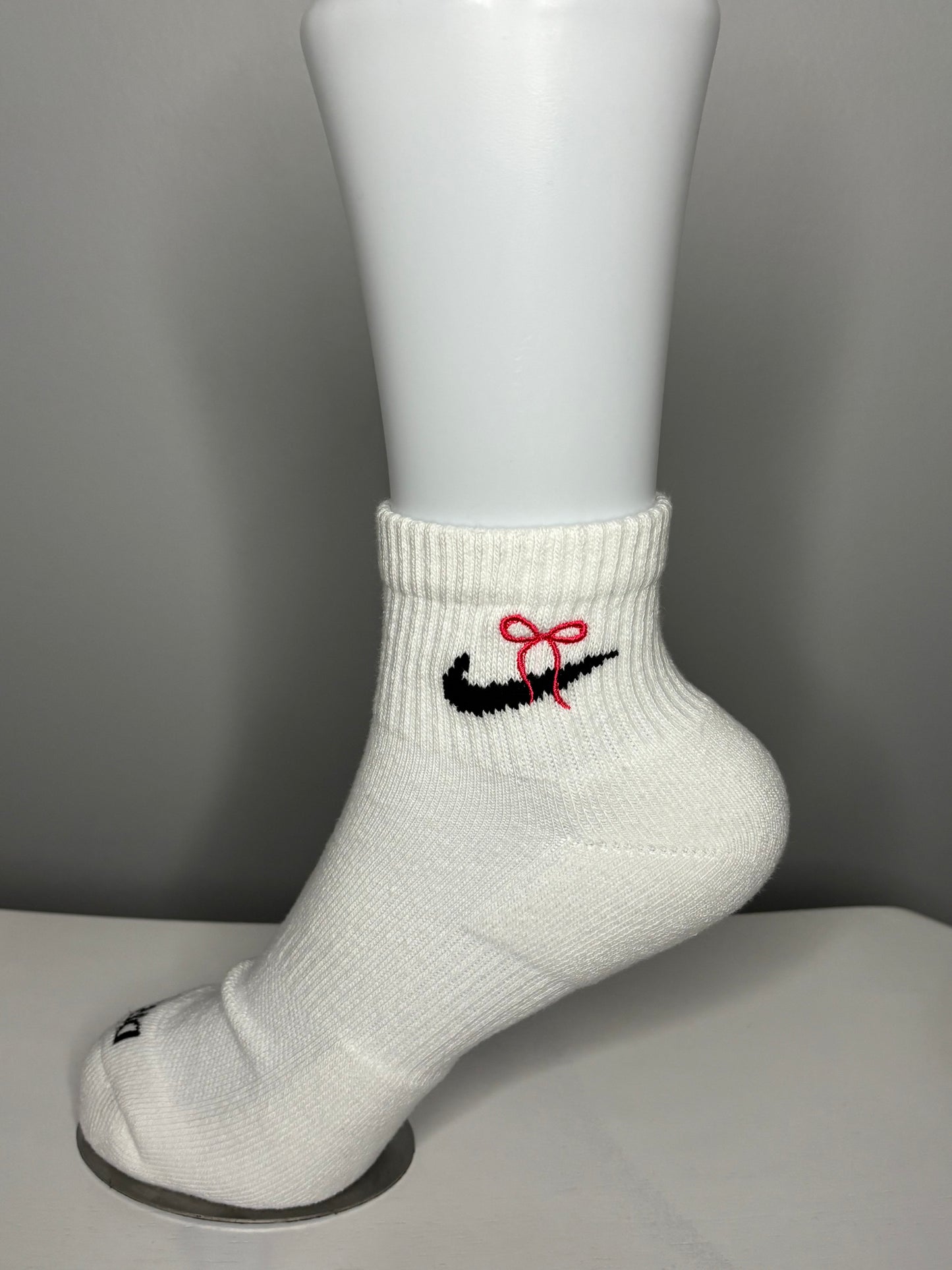 EMBROIDERED NIKE ANKLE SOCKS