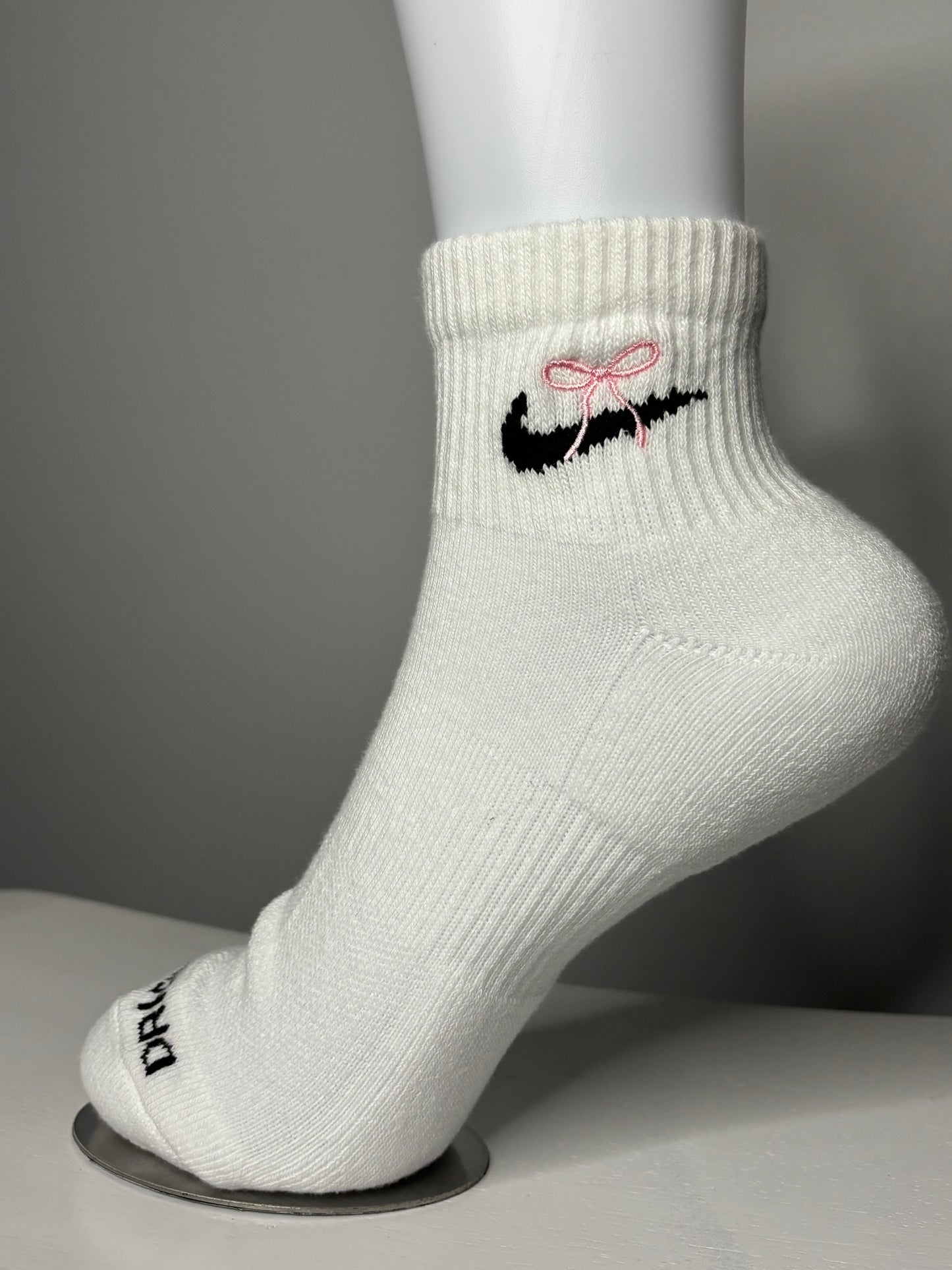 EMBROIDERED NIKE ANKLE SOCKS